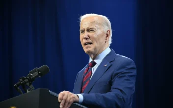 Politics Behind Biden’s Plans to Close US–Mexico Border When Numbers Hit 4,000 Crossings per Day: Expert