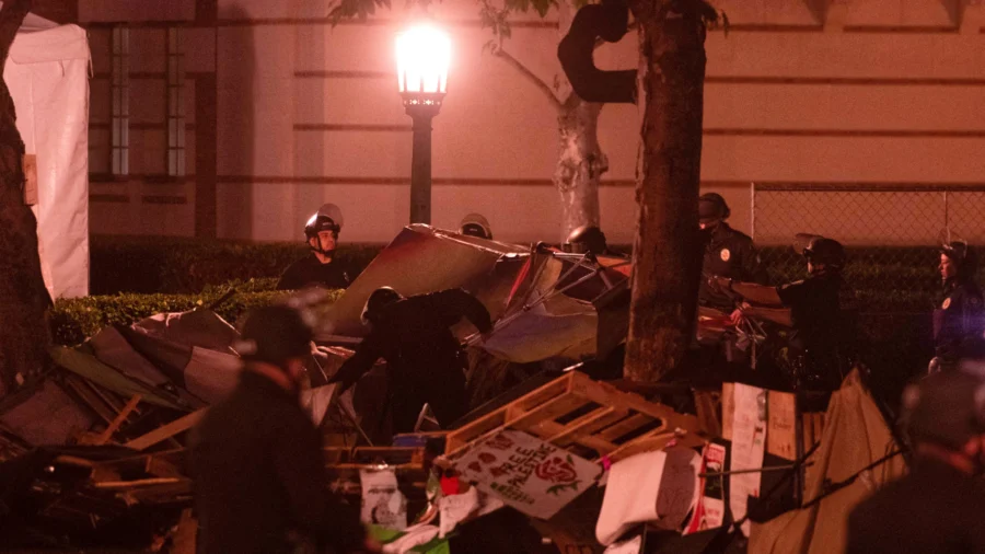 Los Angeles Police Clears Pro-Palestinian Encampment at USC