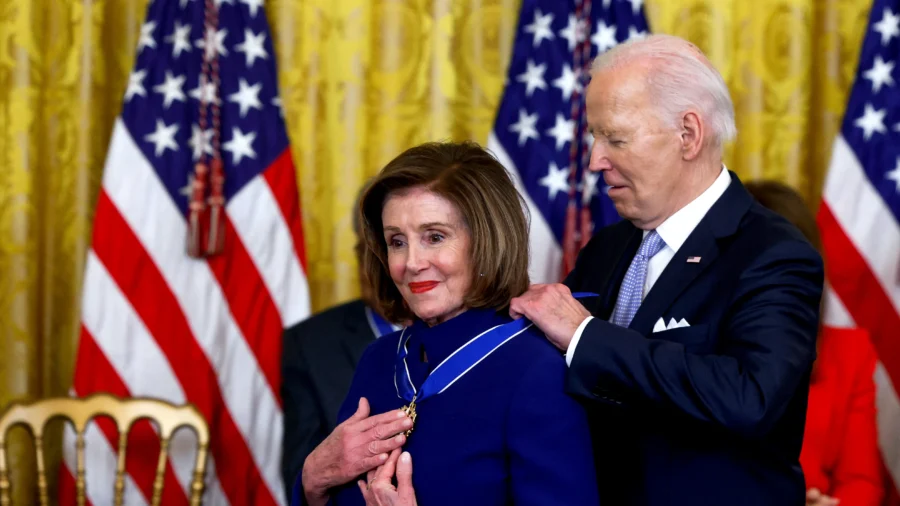 Biden Awards 19 Americans With Presidential Medal of Freedom