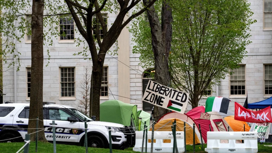 Harvard, MIT Order Students to End Encampments or Face Suspension