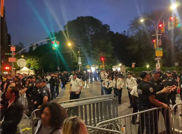 Police Block Entrances To The Met Gala