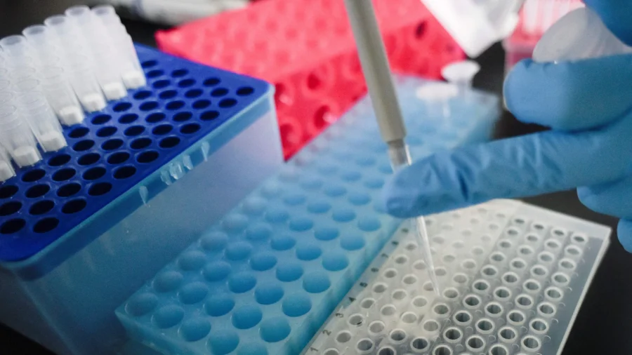 79 Percent of US Biotech Firms Contract With Chinese Firms