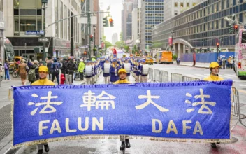 Thousands Join New York Parade to Celebrate World Falun Dafa Day, Reject Communism
