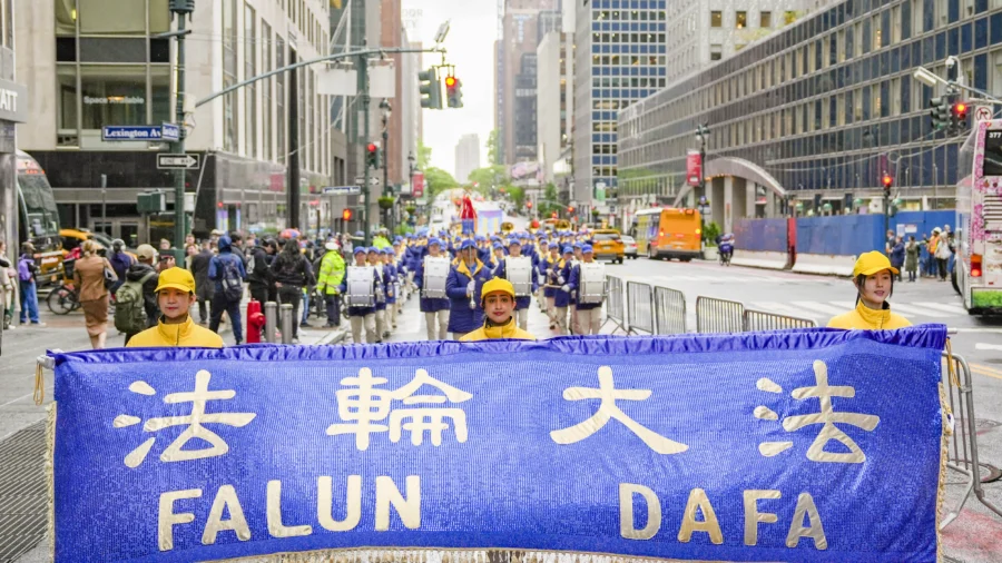 Thousands Join New York Parade to Celebrate World Falun Dafa Day, Reject Communism
