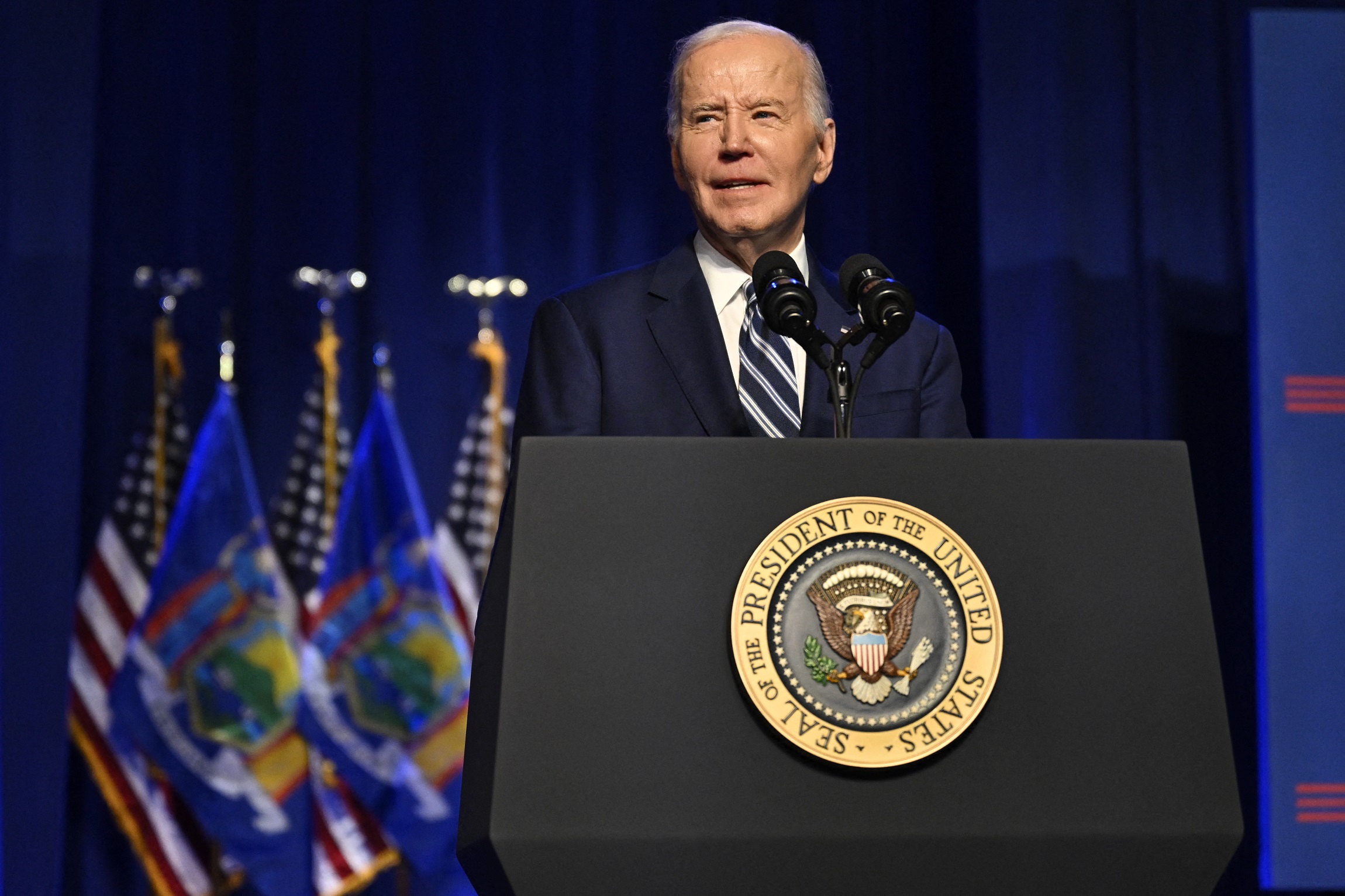 Biden, Harris Deliver Remarks at a AANHPI Heritage Month Reception NTD