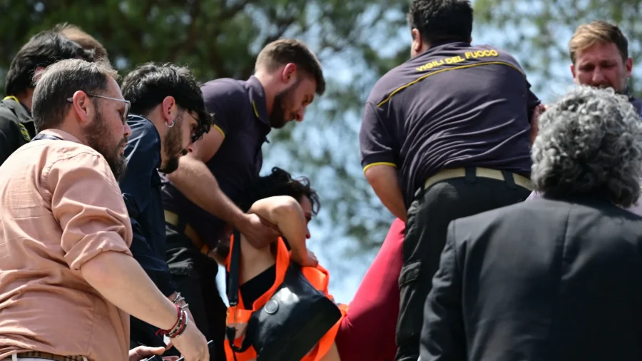 Climate Activists Disrupt Italian Open Tennis Match on Clay Courts Over Water Shortages