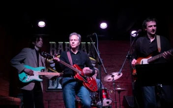 Blinken Plays Guitar at Kyiv Underground Bar