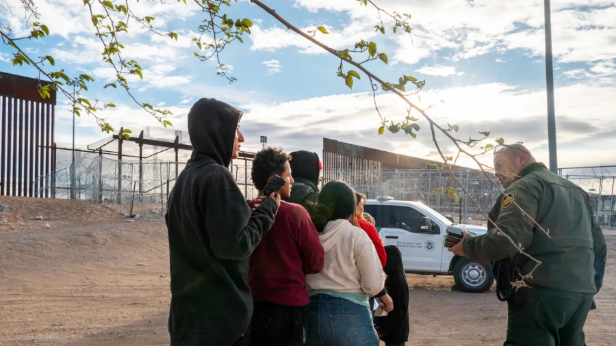 Border Patrol Reports Decline in Illegal Immigrant Encounters for April