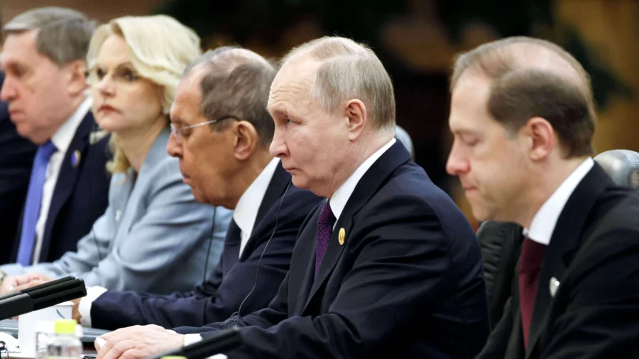 Russia, China Reaffirm 'No Limit' Partnership During Putin's Visit to Beijing