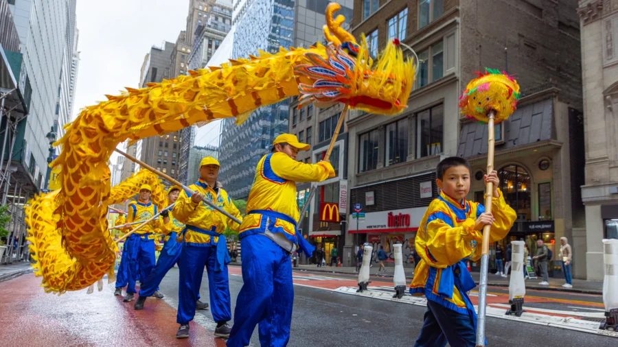 Taiko Drummer and Dragon Dance Performer Share Value of Traditional Chinese Culture