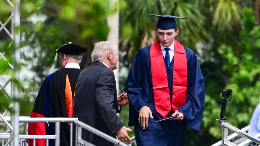 Trump’s Youngest Son, Barron, Enrolls at New York University