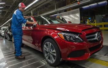 Mercedes Workers in Alabama Declined to Join UAW Union