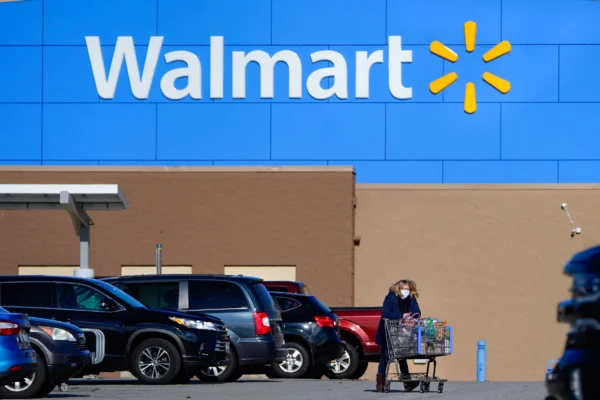 High-Income Shoppers Flocking to Walmart Amid Economic Inflation