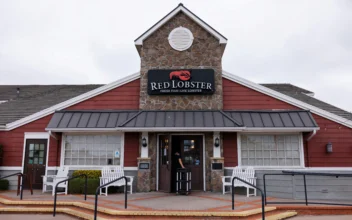 Red Lobster Seeks Bankruptcy Protection With $100 Million in Financing Commitments
