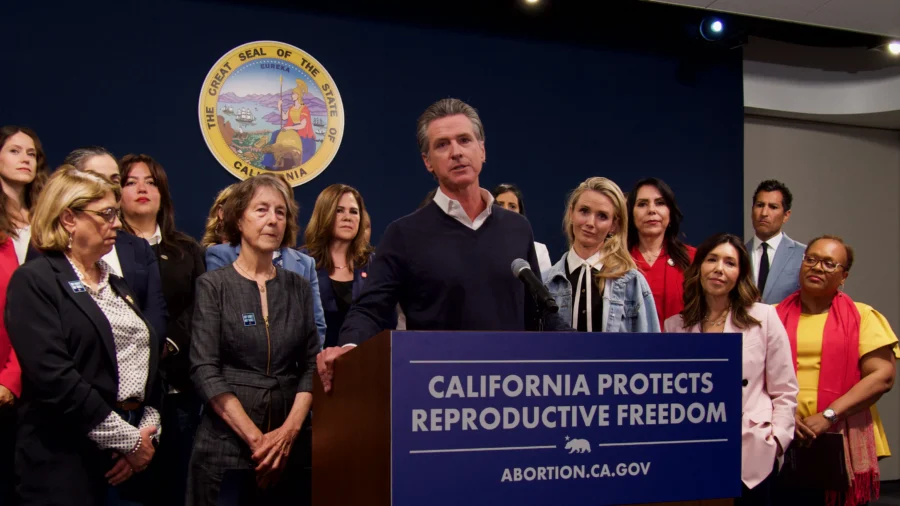 Gov. Newsom Signs Bill Allowing Arizona Doctors to Provide Abortions in California