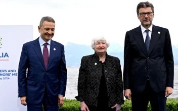 Yellen Pushes for More Ukraine Aid at G7 Meeting