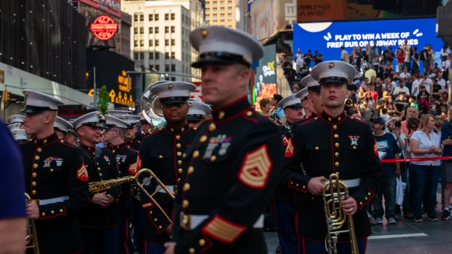 Marine Corps Band and Silent Drill Platoon Celebrate Current and Former Service Members in Times Square Event
