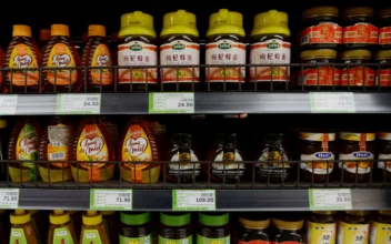 ‘Hard to Tell the Difference’: Fake Honey From China Floods European Market