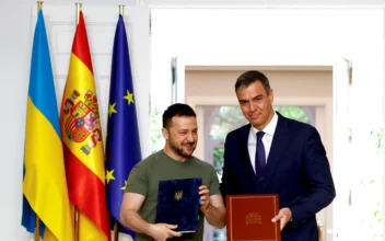 Ukranian President Zelenskyy Signs Arms Deal With Spain