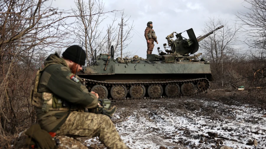 New Ukraine Aid Can Only Sustain War of Attrition: Warfare Specialist