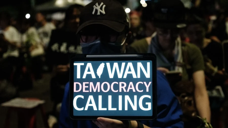 Taiwan Government Says It Will Reject Parliament Reform Bill