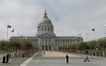 San Francisco City Officials Remove ‘Appeal to Heaven’ Flag From Civic Center Plaza
