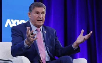 Joe Manchin Leaves Democratic Party, Registers as Independent