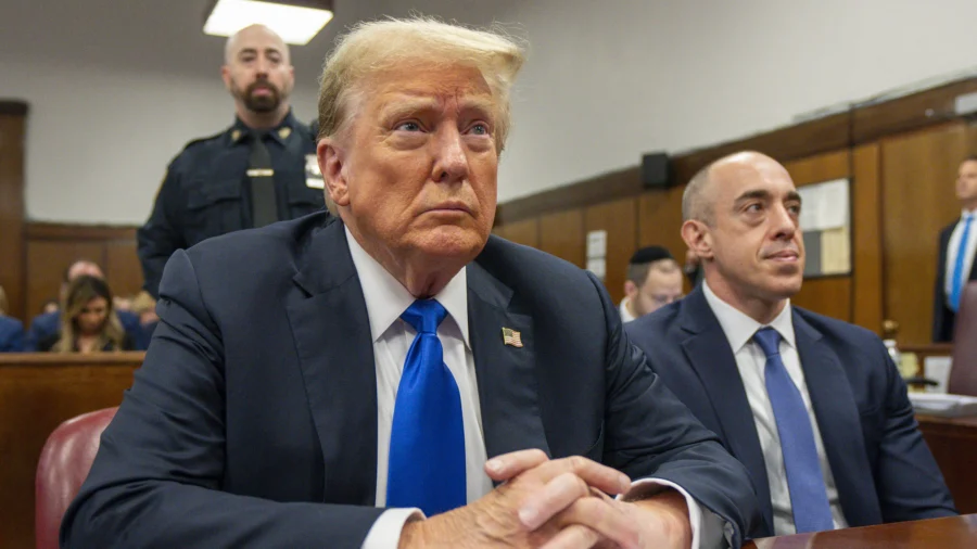 Jury Queries in Trump Trial Could Indicate Disagreement in Deliberations: Criminal Law Specialist