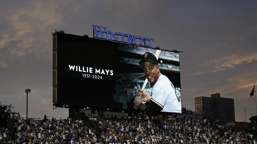 Baseball Execs, Former President Obama Mourn Death of ‘Say Hey Kid’ Willie Mays