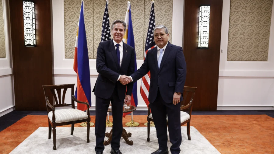 Blinken Speaks With Filipino Counterpart About China