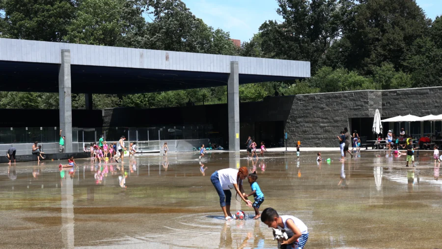 Families Beat Heat With Splash Pads