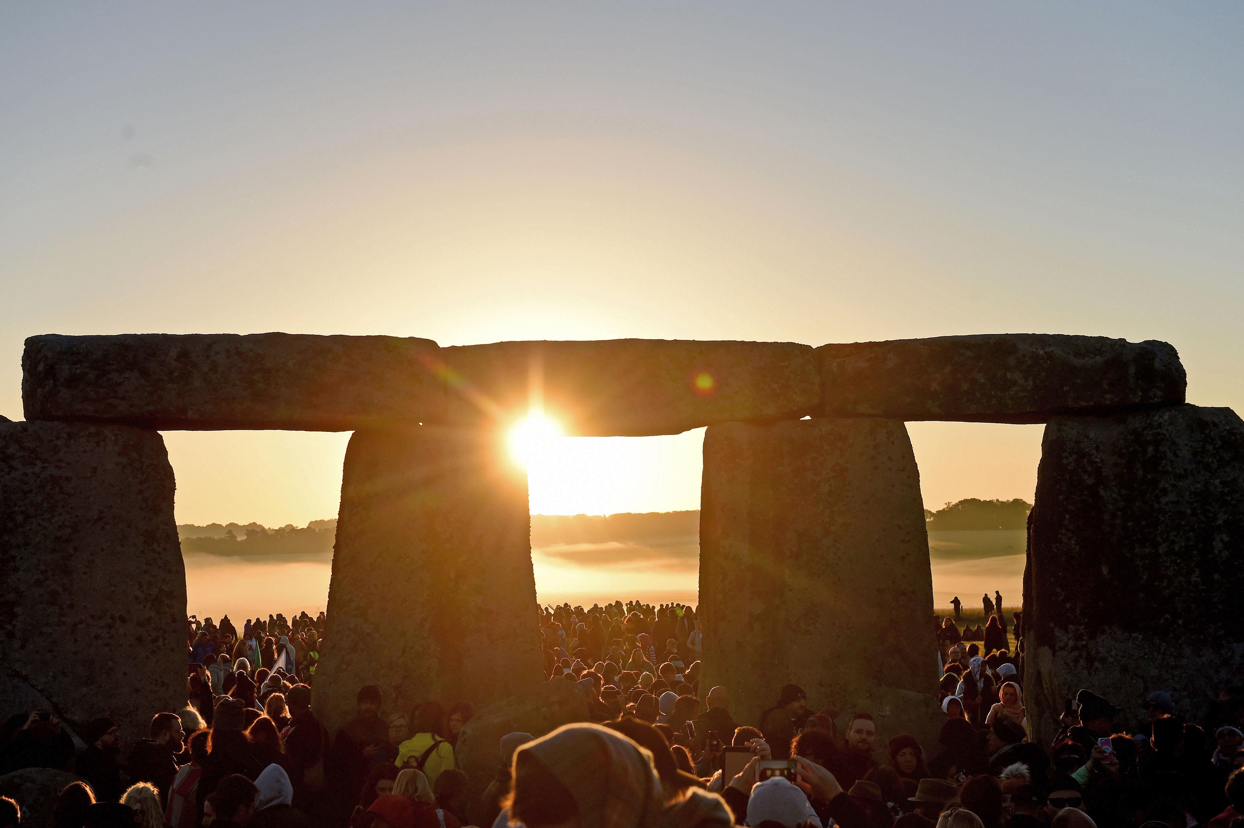 Sunrise as Summer Solstice Is Marked at Stonehenge NTD