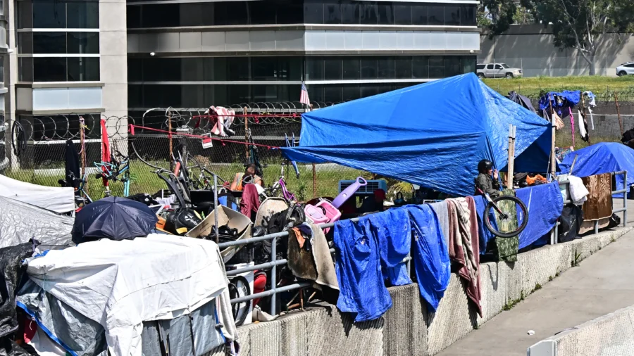 Luxury Homeless Shelter Opens in Downtown Los Angeles