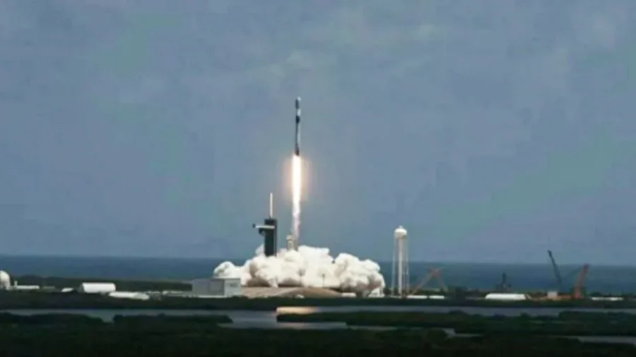 SpaceX Launches Its Latest Batch of Starlink Satellites