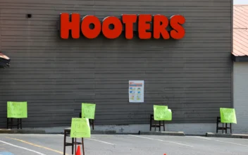 Hooters Announces Closures of Underperforming Restaurants