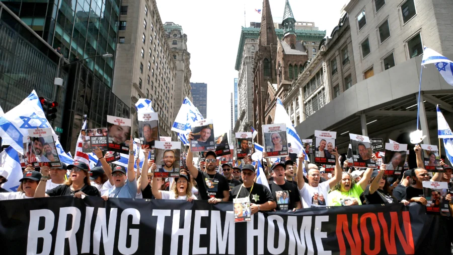 Thousands Join ‘Celebrate Israel Parade’ in New York