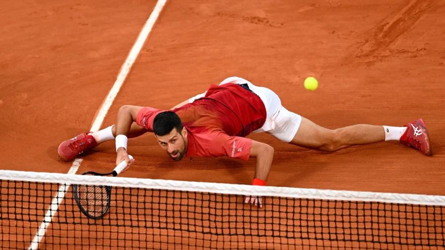 Novak Djokovic to Have Knee Surgery: Report