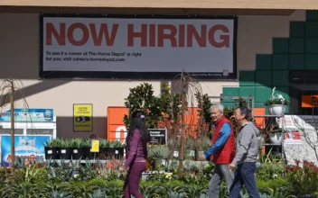 US Economy Adds 272,000 New Jobs, Unemployment Ticks Up to 4 Percent in May