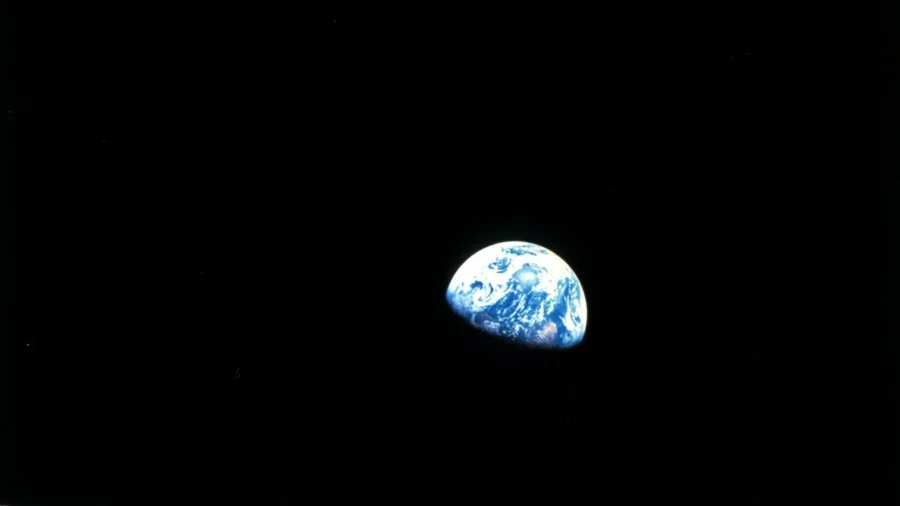 Apollo 8 Astronaut William Anders Who Took ‘Earthrise’ Photo Dies Aged 90