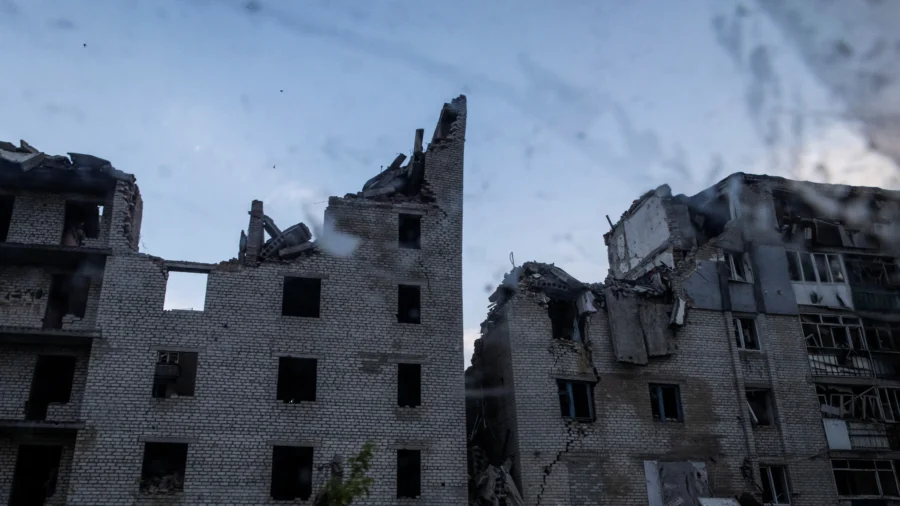 Russia Intensifies Attacks in Multiple Eastern Ukrainian Areas, Ukraine Responds With Long-Range Strikes