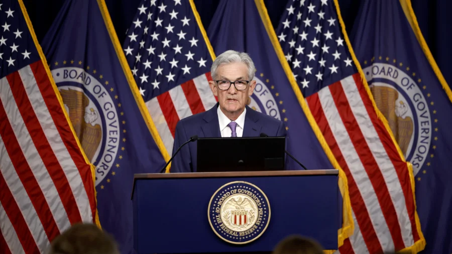 Fed Keeps Rates Unchanged, Signals One Rate Cut This Year