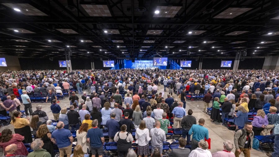 Southern Baptists Vote on Women Pastors Rule, Reject Use of IVF