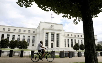 Federal Reserve’s 2 Percent Inflation Target Is ‘Worth Keeping,’ Economists Say