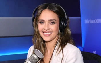 Jessica Alba Learned ‘Grit and Perseverance’ From Early Years in Show Business