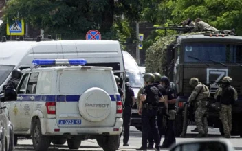 Russian Forces Storm Detention Facility to Rescue Staff Taken Hostage, Killing Hostage-Takers