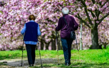 Study Links Daytime Sleepiness, Lack of Enthusiasm in Seniors to Increased Dementia Risk