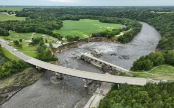 Bridge Near Minnesota Dam May Collapse; Officials Say They Can Do Little to Stop It