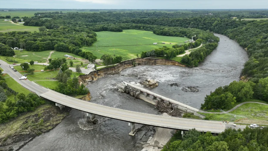 Bridge Near Minnesota Dam May Collapse; Officials Say They Can Do Little to Stop It