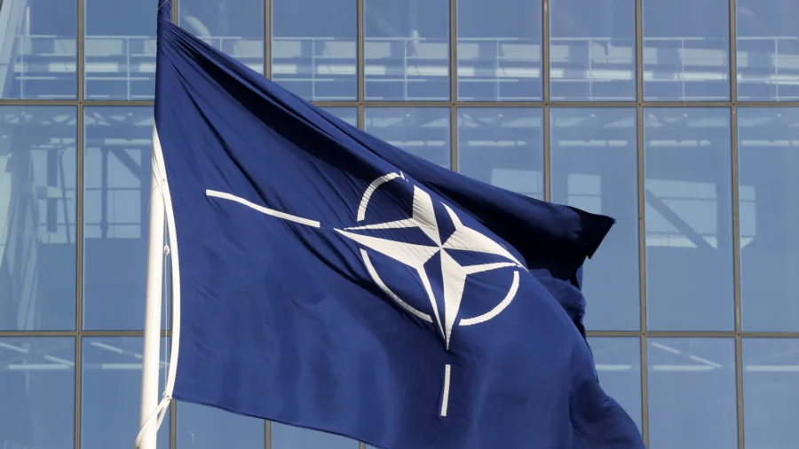 NATO Trying to Make Ukraine War 'a NATO Problem' Without Ukrainian Membership: International Military Strategist