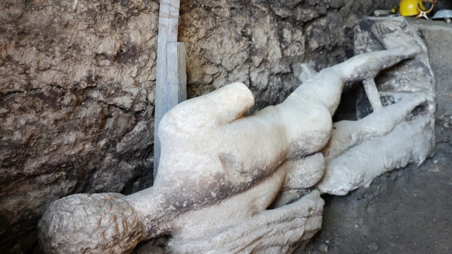 Bulgarian Archaeologists Find Marble God in Ancient Roman Sewer